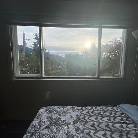 Guesthouse In West Vancouver Ngoại thất bức ảnh